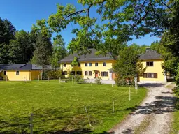 Land &amp; Gut: Arrondiertes Gut in städtischer Alleinlage in Gmunden