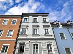 Römerberg: Stadthaus. Lage. Ausblick. Dachgeschoss zum Veredeln.