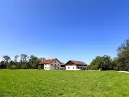 Land &amp; Gut: Solide Hofstelle mit arrondierten Flächen in Endlage