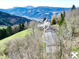 Absolute Ruhelage! Landwirtschaft mit Panoramablick im Süden Kärntens