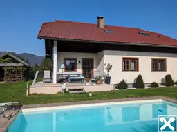 Am Stadtrand von Völkermarkt! Exklusives Zweifamilienhaus mit Pool im Garten