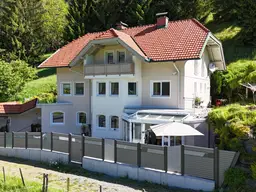 Top Zustand - Großes Landhaus mit Grünland und eigenen Trinkwasserquellen in ruhiger Panoramalage