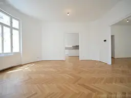 Erstbezug: wunderschöne Altbauwohnung mit Klopfbalkon I unbefristet
