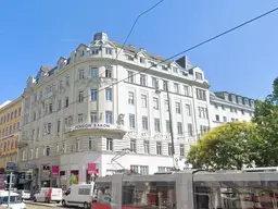 Dachgeschoss-Büro mit Blick zur Votivkirche in 1090 Wien zu miete