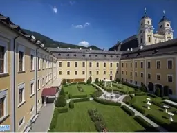 Exklusive Wohnung im Schloss mit Badeplatzanteil am Mondsee und Zweitwohnsitzgenehmigung