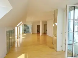 Dachgeschossmaisonette ~ großer Wohnbereich und Terrasse ~ Lift in die Wohnung