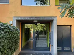 Elegante, neue 2 Zimmerwohnung mit grossartigem Balkon und Grünblick
