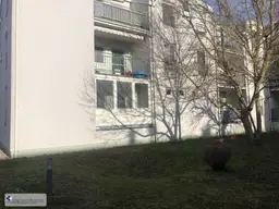 ! PROVISIONSFREI ! 3 Zimmer mit Loggia und Auto-Stellplatz