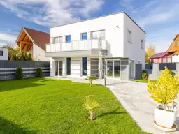 Schwadorf | Einzigartiges Einfamilienhaus | Eigengrund | separat begehbare 50 m² Einliegerwohnung | Doppelgarage
