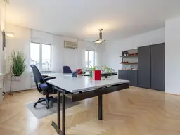 Moderne Bürofläche mit Stadtblick im Zentrum von Schwechat