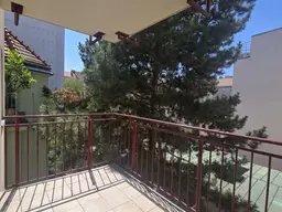 Moderne, sehr helle Wohnung mit hofseitigem Balkon - Nähe Favoritenstraße / Gellertplatz - bestens 3 er WG geeignet!