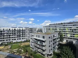Moderne, sehr helle Dachgeschosswohnung mit hofseitigem Balkon - vis a vis U3 Station Enkplatz gelegen!