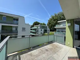Helle 3-Zimmer-Wohnung mit zwei Balkonen in ruhiger Lage