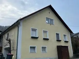 Einsiedlerhaus mit Ausbaumöglichkeiten nahe der Donau
