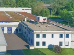 Halle 1920 m2 plus 360 m2 Büro mit toller Verkehrsanbindung mit Rampe SOFORT VERFÜGBAR