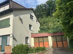 2 bis 3 Familienhaus mit Vollkeller, mit 4 Garagen, Brunnen/Werkstatt BESICHTIGUNGSMÖGLICHKEIT 30.8. ab 11.00