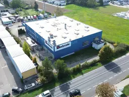 Lager-/Produktionshalle mit Büro in Toplage direkt an der B 1 mit 2500 KVA Stromleistung und Hausbrunne