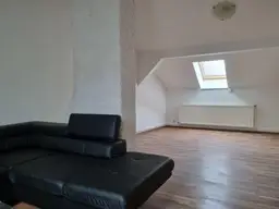 NEUREAL - Wunderschöne Dachgeschosswohnung im Zentrum von Gloggnitz zu verkaufen!