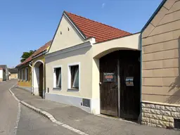 Älteres, sanierungsbedürftiges Haus mit Stadl!