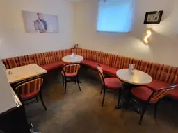 Traditionelles Café in zentraler Lage