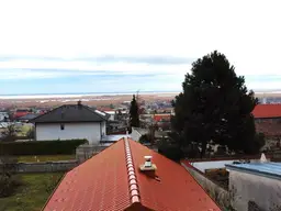 Einfamilienhaus mit Seeblick mit großem Potenzial.
