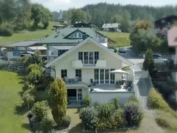 Großzügiges und stilvolles Wohnen mit exklusiver Spa-Etage
