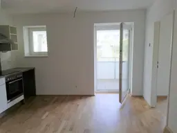 Modernes Single - Studio mit großem Balkon