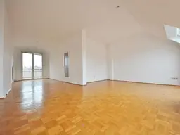 Sehr schicke und sehr sonnige Dachgeschosswohnung mit Terrasse in Unter St.Veit