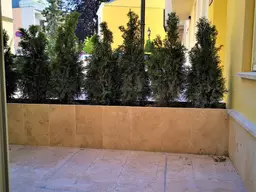Barrierefreies, sehr charmantes Büro/Ordination mit kleiner Gartenterrasse in bester Wohngegend in Ober St. Veit.