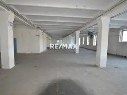 450 m² Lagerhalle im Erdgeschoß.