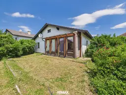 Renovierungsbedürftiger Bungalow mit großem Grundstück