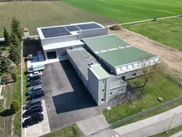 Modernes Betriebsobjekt mit Zubaupotenzial auf 6.712 m² Grund