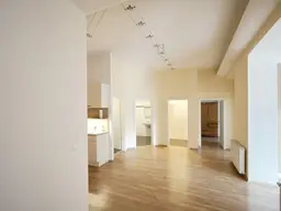 Einzigartige Wohnung mit Eigengarten: Ideal für Wohn- und/oder Geschäftszwecke