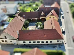 Tradititioneller Vierkanthof mit 2 Wohnhäusern, ideal als Gemeinschaftspraxis Nähe Stift Göttweig bei Krems