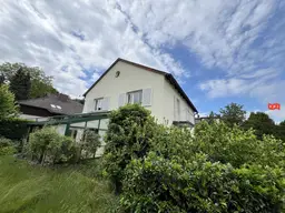 Villa in absoluter Ruhelage nähe Gugl beim Bergschlößlpark mit Weitblick über Linz