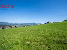 Schönes Grundstück zu verkaufen