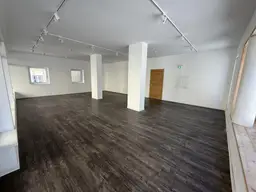 MODERNE BÜRO-/GESCHÄFTSFLÄCHE MIT LAGER