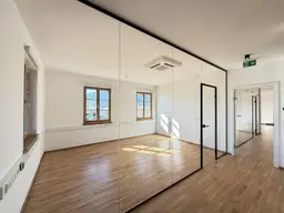 Wals: Hochwertiges Büro / Praxis mit ca. 198 m²