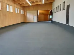 TIP TOP – HALLE ca 200m² bis maximal 400m² zur Miete am Mattsee!
