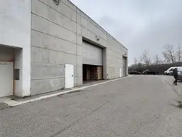 Industriehalle 2000 m² mit Grund 4700m²
