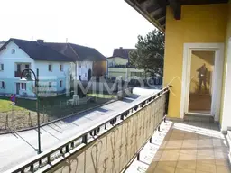 XL Eigenheim in anspruchsvoller Lage- mit Balkon und Garage