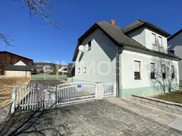Ländliches Liebhaberobjekt in zentraler Ruhelage!