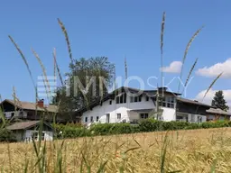 Idylle und Eleganz: Landvilla mit Weitblick ins Grüne
