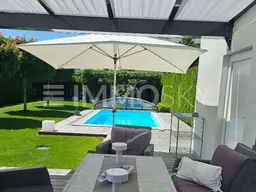 Neuwertiges Familienglück am Stadtrand - mit Traumgarten und Pool