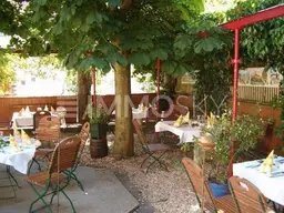 SENSATIONELLE GELEGENHEIT - GASTHAUS MIT GASTGARTEN, ZWEI WOHNUNGEN...