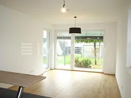 NEUWERTIG- Bezaubernde Gartenwohnung in Trauner Toplage