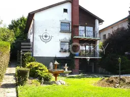 Imposantes Zweifamilienhaus im Herzen Leondings- Potential allemal!