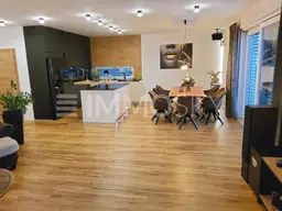 Exklusives Schmuckstück mit Pool und Garten nahe Thalheim!!