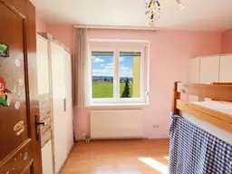 Familienfreundliche 4-Zimmer-Wohnung mit Lift, Tiefgarage und Loggia in Mauthausen