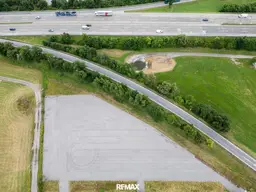 Direkt an der A1 alles Asphaltiert